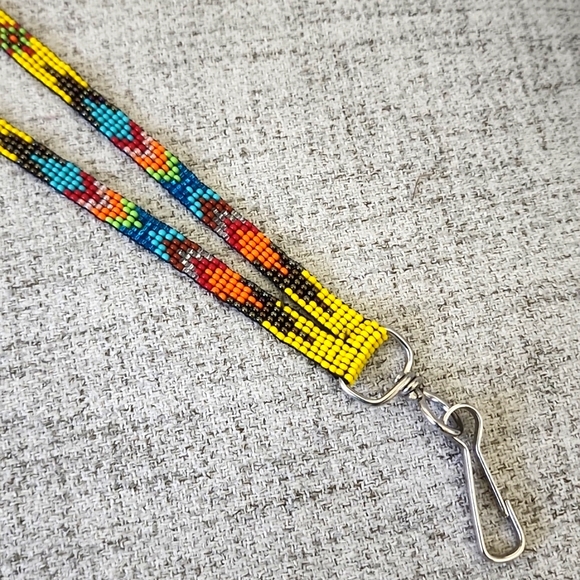 Huichol Handmade Colorful Beaded Art Key or Badge holder - Picture 5 of 6